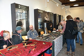 Les couteliers aff�tent les lames - Mus�e du fer, Vallorbe, avril 2019 - Reportage de Dany Schaer, journaliste photographe