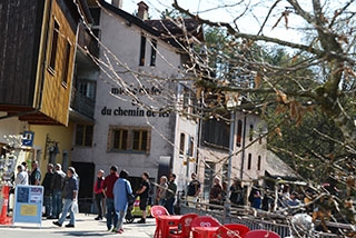 Les couteliers aff�tent les lames - Mus�e du fer, Vallorbe, avril 2019 - Reportage de Dany Schaer, journaliste photographe