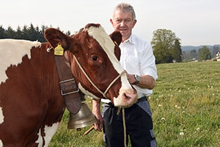 Serena sera une star � la F�te des Vignerons. Charly Stucki, �leveur � Ropraz. Paru dans l�Echo du Gros-de-Vaud et Journal de Moudon juin 2019Reportage de Dany Schaer, journaliste photographe