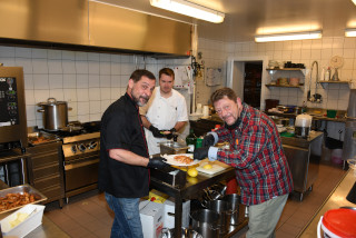 La Petite Auberge sert des plats � l�emporter - Bioley-Magnoux, novembre 2020 - Reportage de Dany Schaer, journaliste photographe