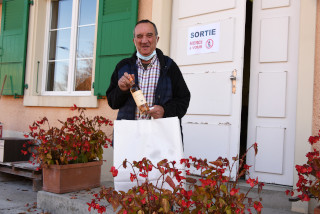 La Petite Auberge sert des plats � l�emporter - Bioley-Magnoux, novembre 2020 - Reportage de Dany Schaer, journaliste photographe