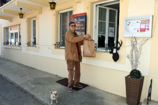 En période de Covid-19 la restauration se réinvente - Gros-de-Vaud, mai 2020 - Reportage de Dany Schaer, journaliste photographe